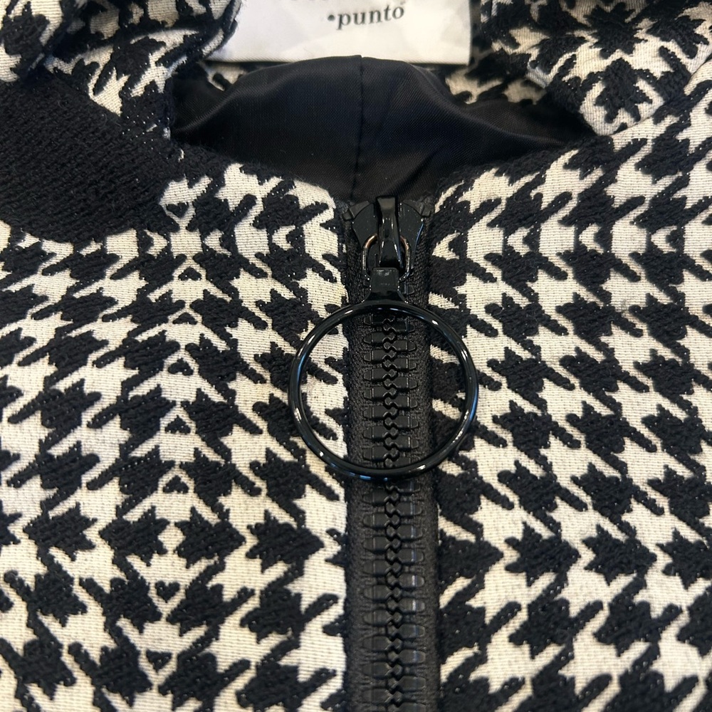 Akris Punto Black and White Houndstooth Blazer - Picture 3 of 9